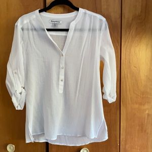 Women’s white top